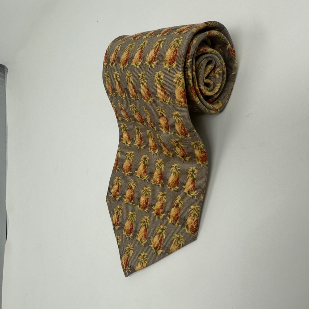 Tommy Bahama silk tie 58 x 4 - Picture 7 of 11